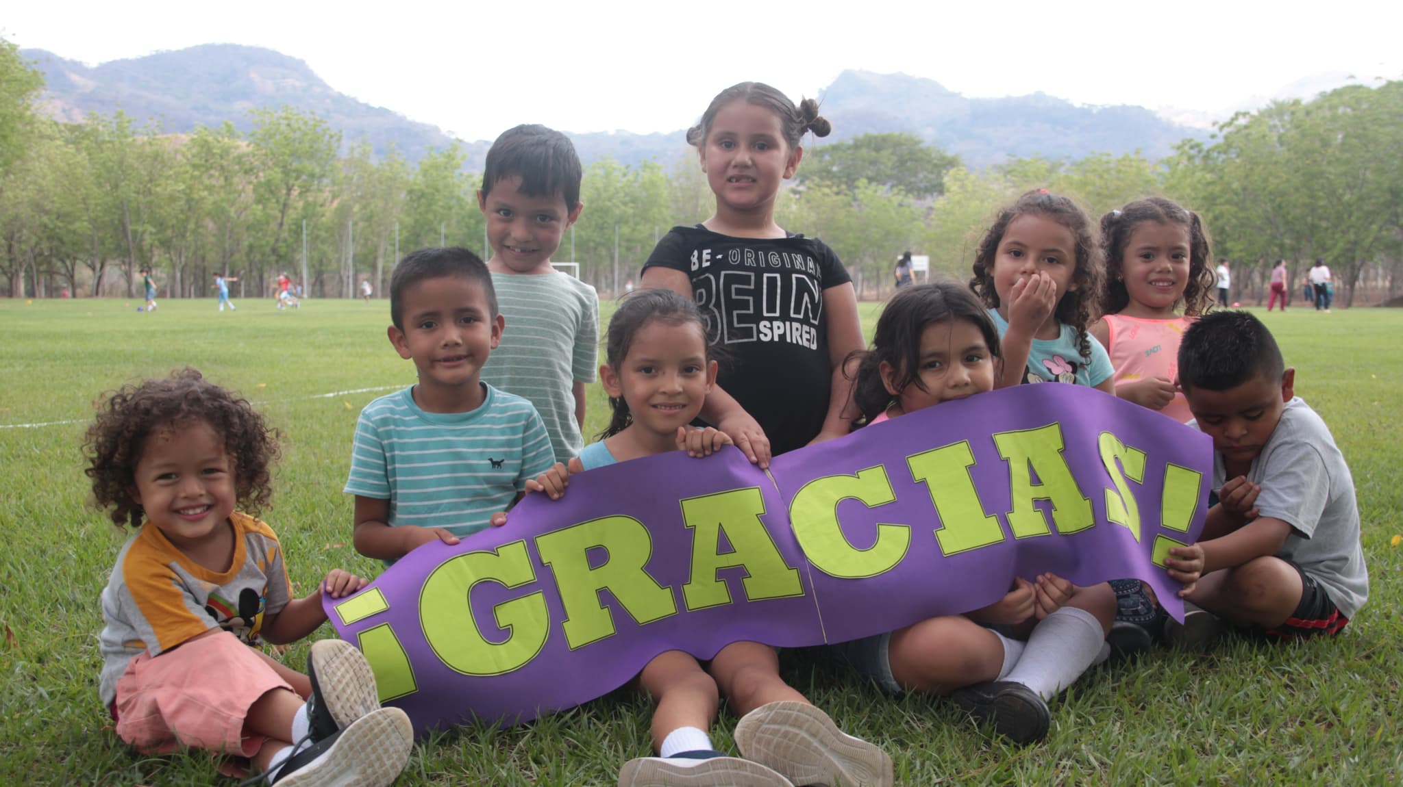 Nph El Salvador 2022 Children With Signs 3