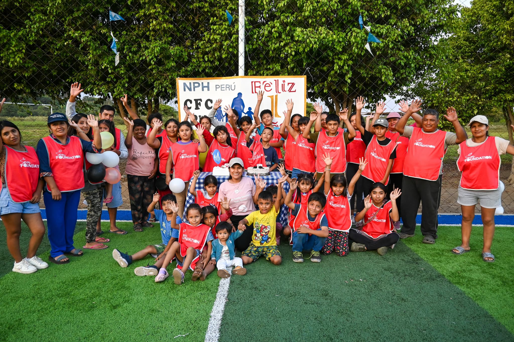 Kinder aus dem nph-Familienzentrum bei einem Fußballturnier.